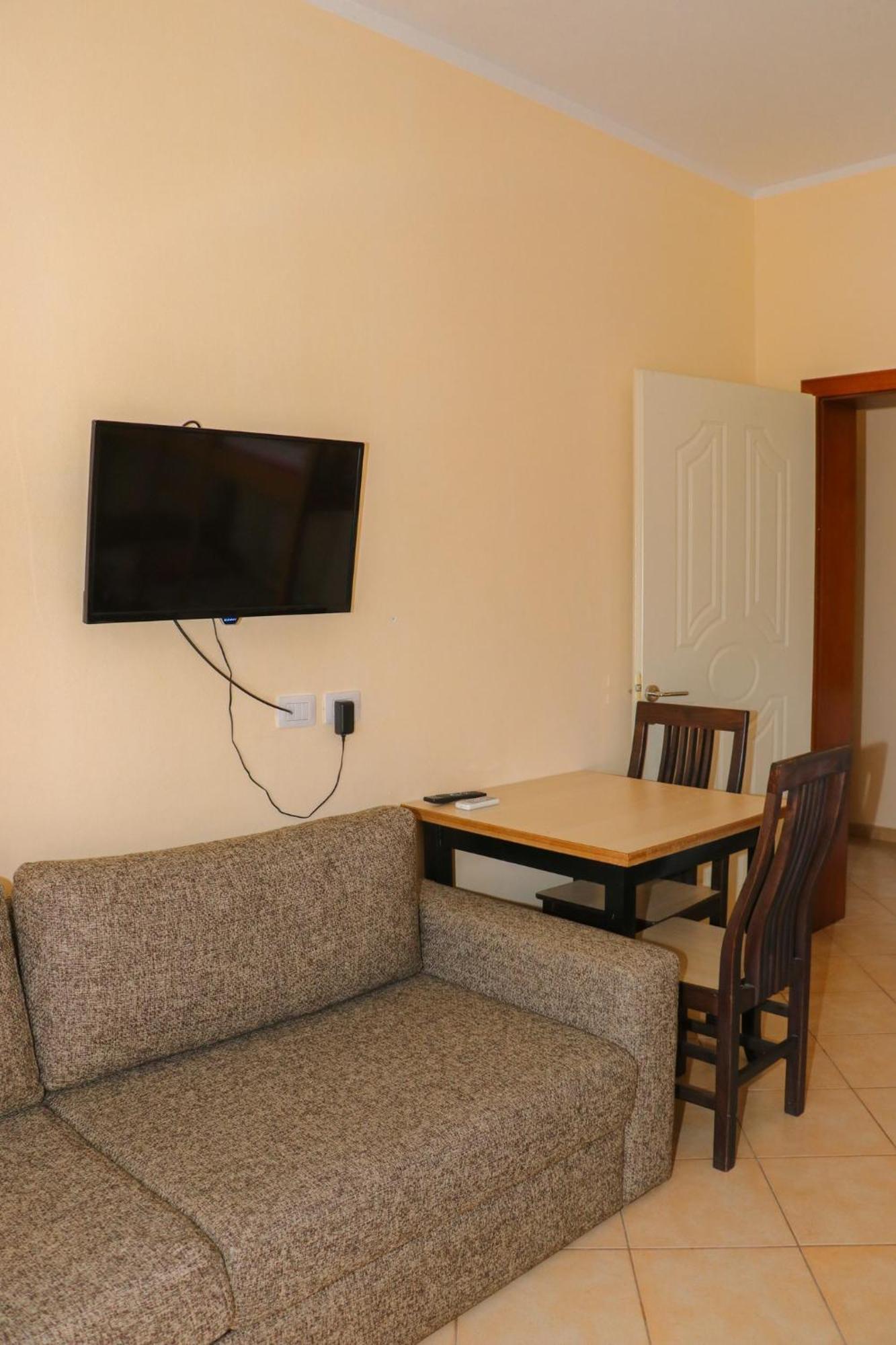 Hotel As Baks-Rrjoll Szkodra Zewnętrze zdjęcie
