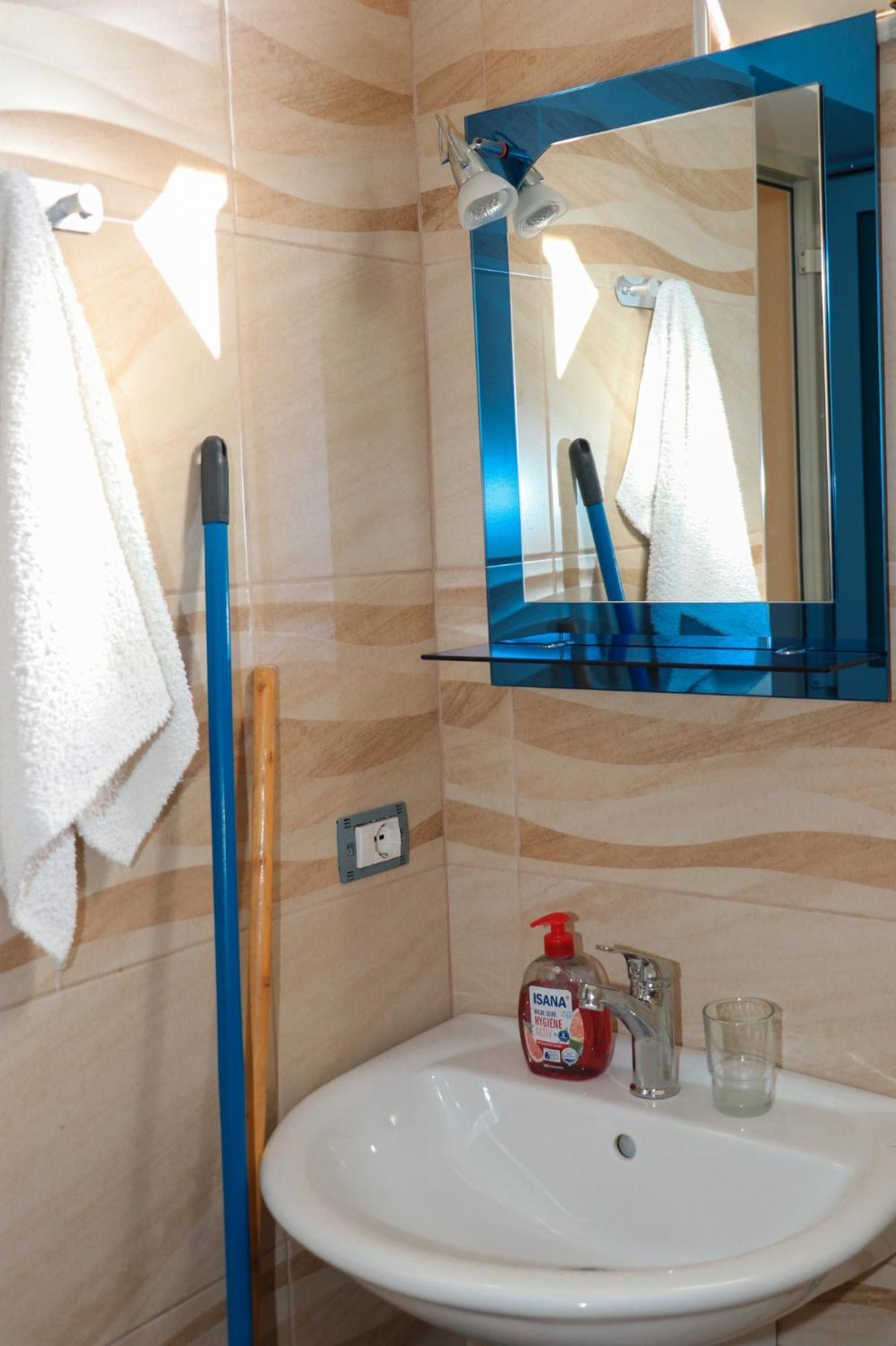 Hotel As Baks-Rrjoll Szkodra Zewnętrze zdjęcie